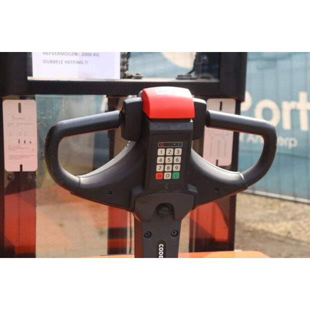 2021 تويوتا SWE 2000-46414148