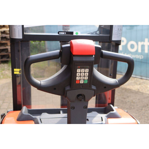 2023 تويوتا SWE200D-46414170