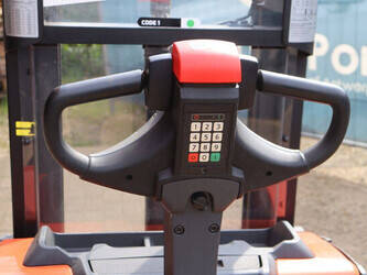 2023-toyota-swe200d-46414170