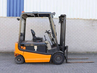 2002-still-r60-1439349-46414182