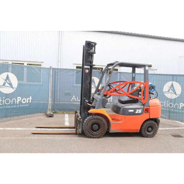 1999 Toyota 42-7FGF25-46414267