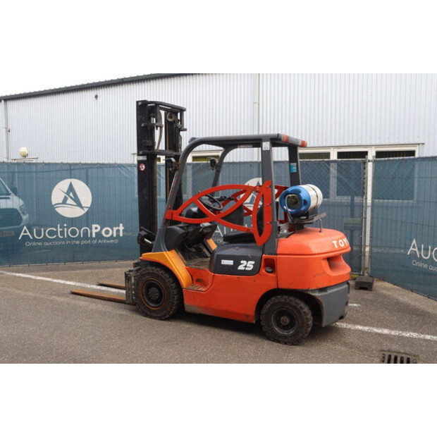 1999 Toyota 42-7FGF25-46414269