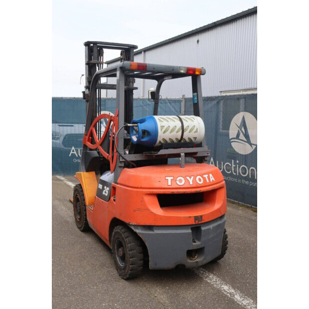 1999 Toyota 42-7FGF25-46414270