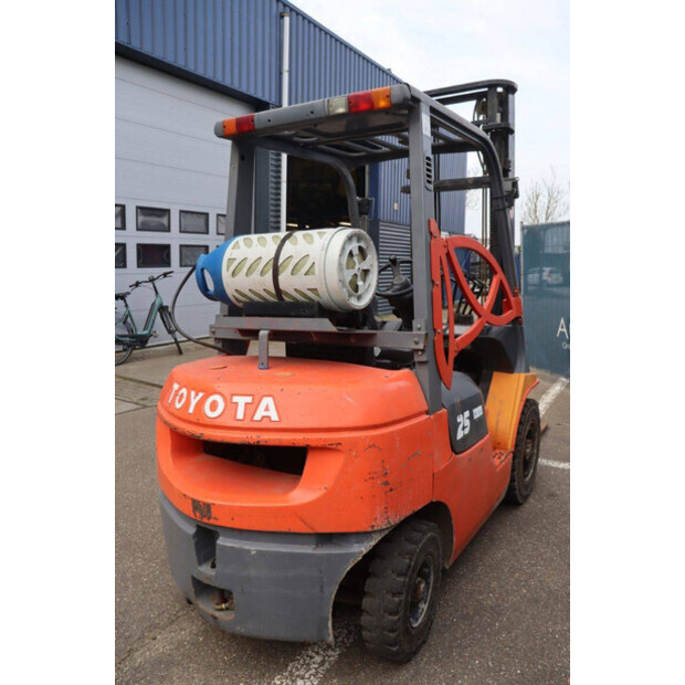 1999 Toyota 42-7FGF25-46414272