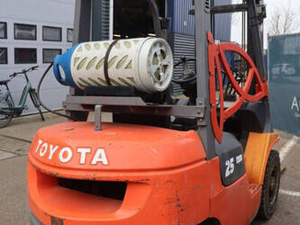 1999-toyota-42-7fgf25-1439354-46414272