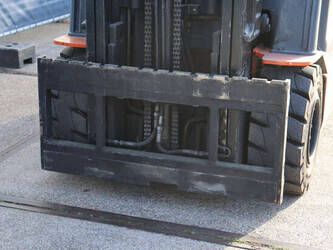 2013-toyota-8fbmt35-1439358-46414383