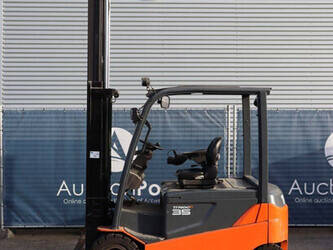 2013-toyota-8fbmt35-1439358-46414409