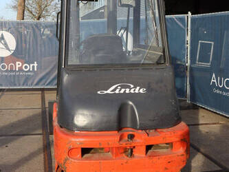 2001-linde-e30-02-1439359-46414429