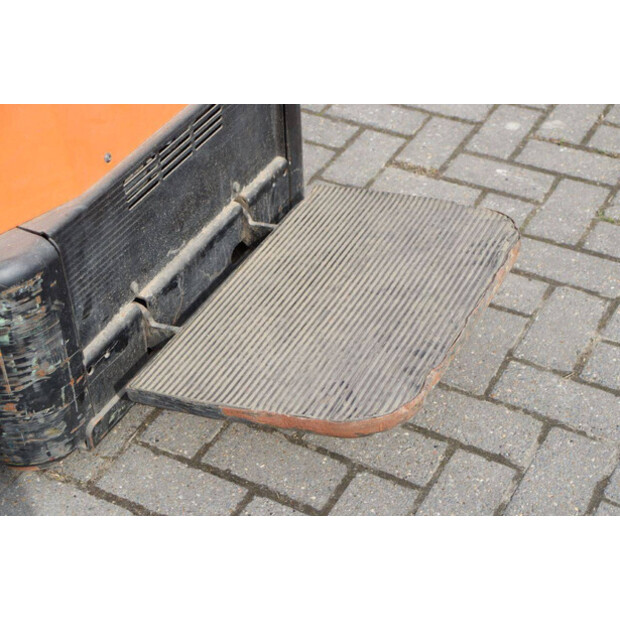 2012 بي تي SPE 160-46414548