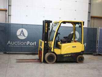 صورة ل رافعات شوكية 2017 هايستر J2.5XN