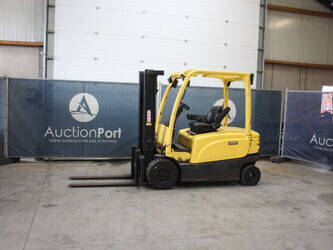 صورة ل رافعات شوكية 2016 هايستر J3.0XN