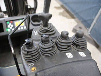 toyota-traigo-18-46415013