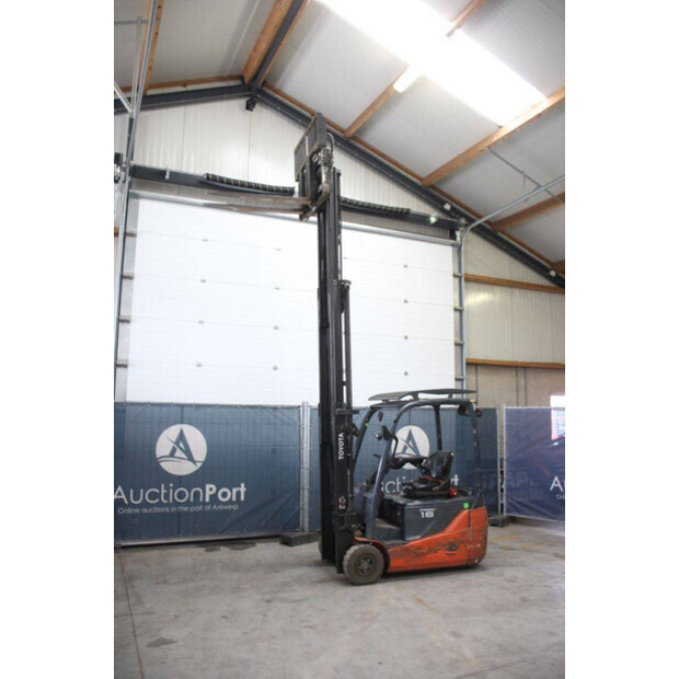 تويوتا Traigo 18-46415015