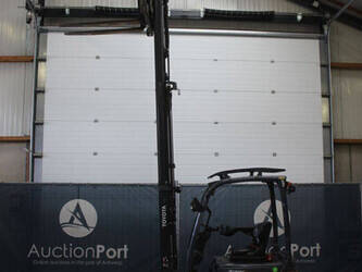 toyota-traigo-18-46415016