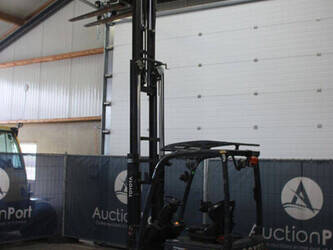 toyota-traigo-18-46415017