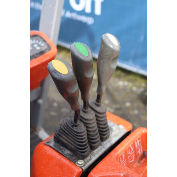 2006 بي تي C3E160-46415313