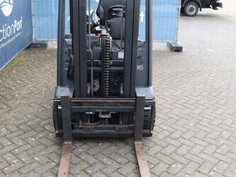 2011-linde-e16-01-1439401-46415626