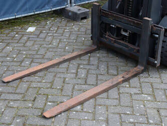 2011-linde-e16-01-1439401-46415629