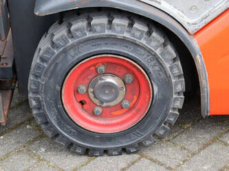 2011-linde-e16-01-1439401-46415635