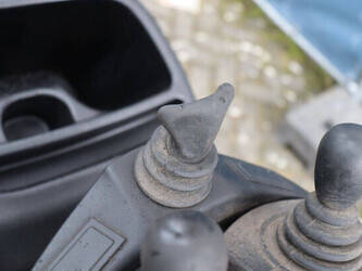 2011-linde-e16-01-1439401-46415649