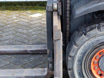 2004-linde-h25d-1439408-46415916