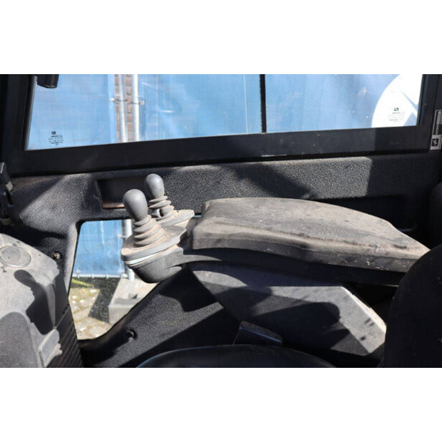 2004 ليندي H25D-46415938