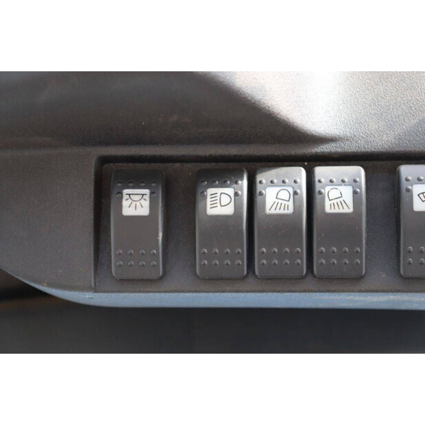 2004 ليندي H25D-46415944