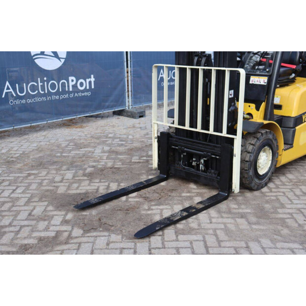 2017 يال 25VX-46416307