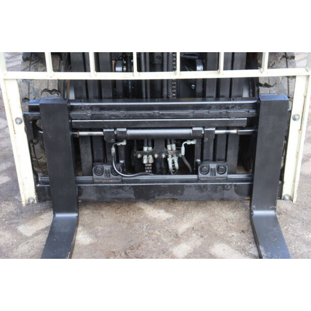 2017 يال 25VX-46416309