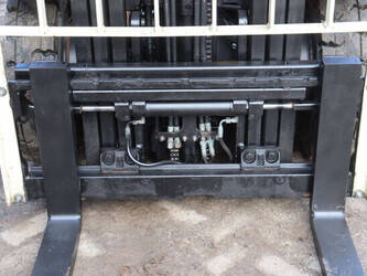 2017-yale-25vx-46416309