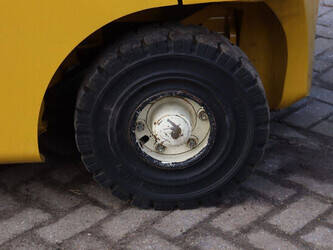 2017-yale-25vx-46416313