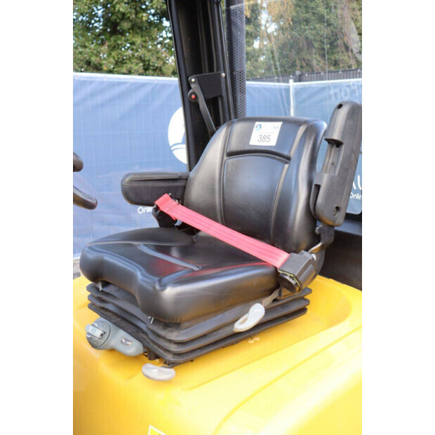 2017 يال 25VX-46416319