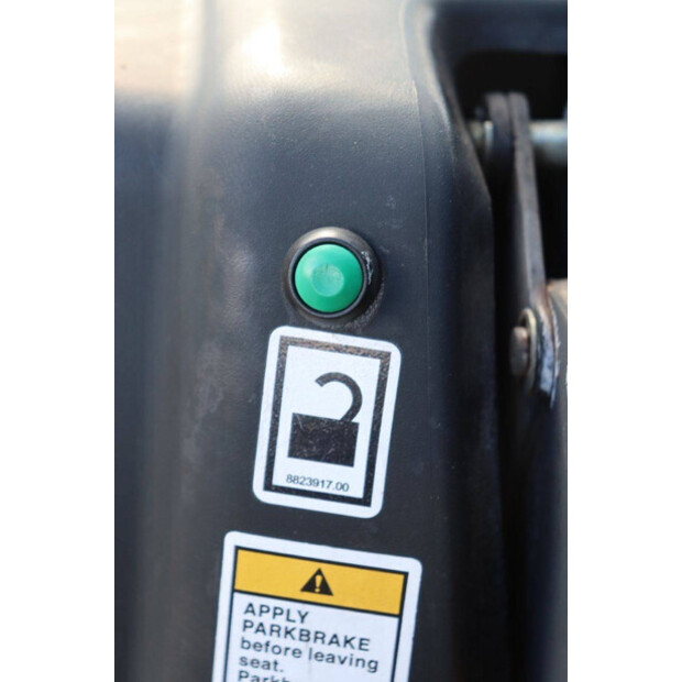 2017 يال 25VX-46416328