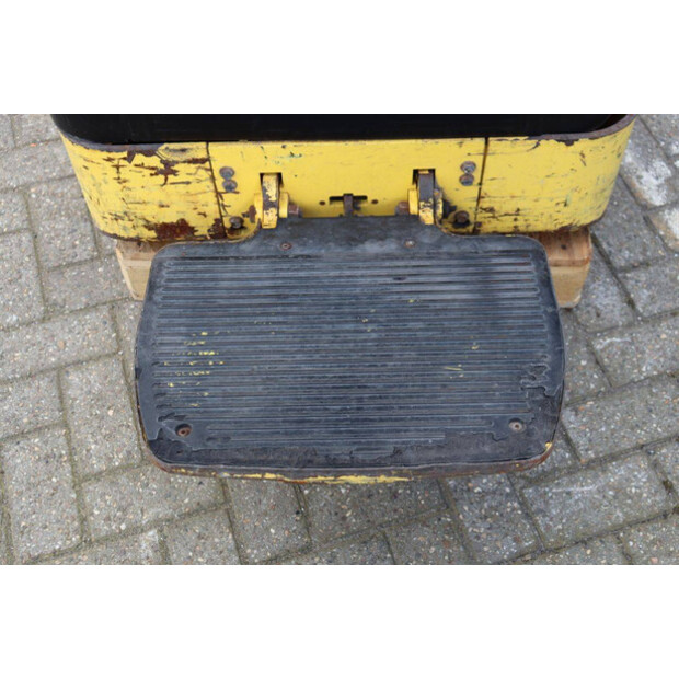 2010 هايستر S1.5S-46416806