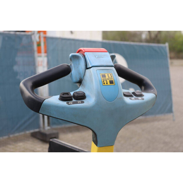 2010 هايستر S1.5S-46416811