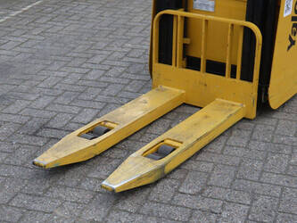 2015-yale-ms12-ac-46416822