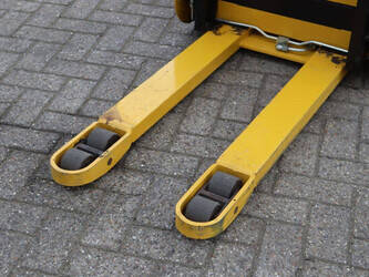 2015-yale-ms12-ac-46416839