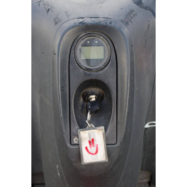 2014 ليندي T16-46416859