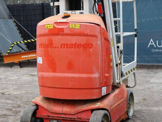 2012-jlg-toucan-8e-1439442-46416865