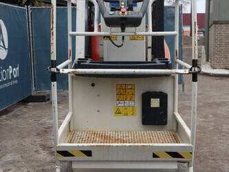 2012-jlg-toucan-8e-1439442-46416867