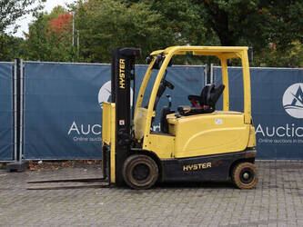 صورة ل رافعات شوكية 2017 هايستر J2.5XN