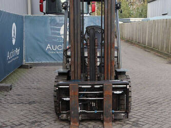 2016-toyota-02-8fgf30-1439471-46417889