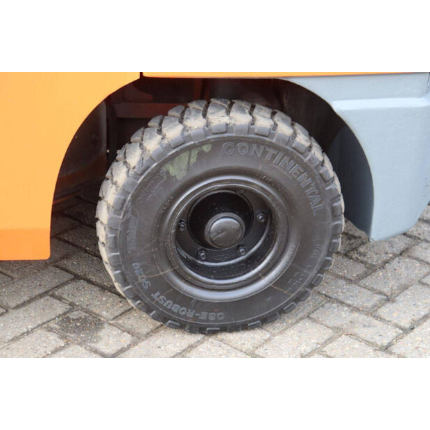 2016 Toyota 02-8FGF30-46417896