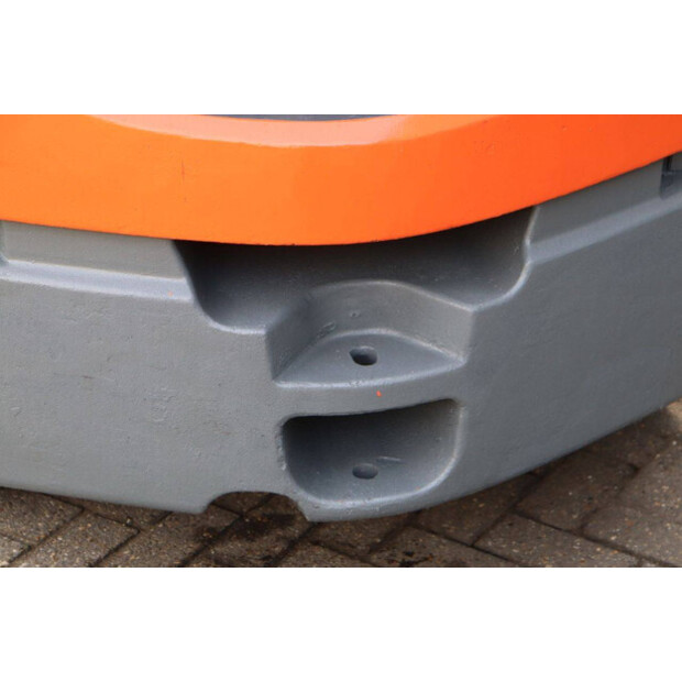 2016 Toyota 02-8FGF30-46417900