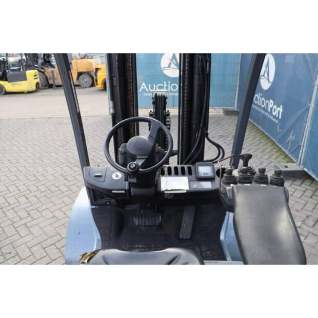 2016 Toyota 02-8FGF30-46417901