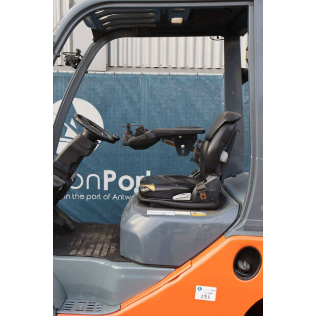 2016 Toyota 02-8FGF30-46417902