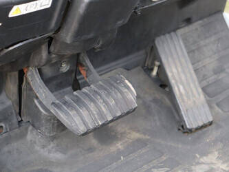 2016-toyota-02-8fgf30-1439471-46417905