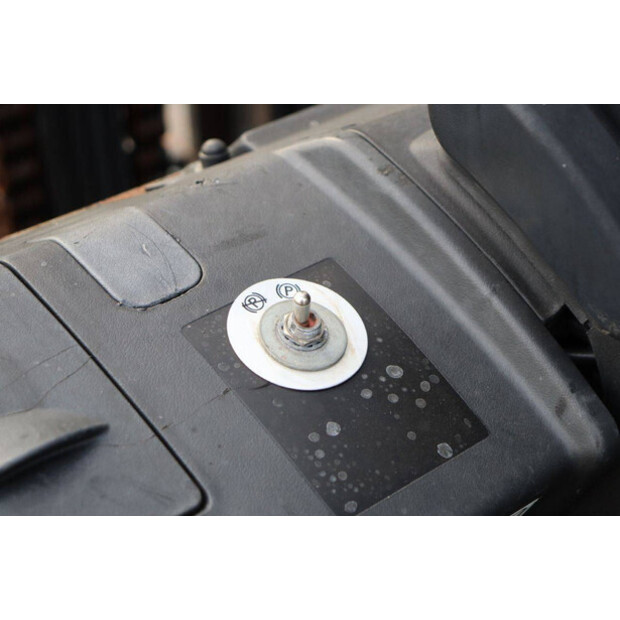 2016 Toyota 02-8FGF30-46417906