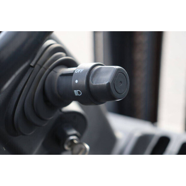 2016 Toyota 02-8FGF30-46417907