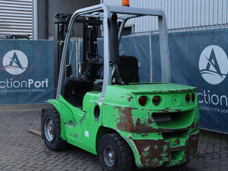 2015-cesab-m330d-1439473-46417959